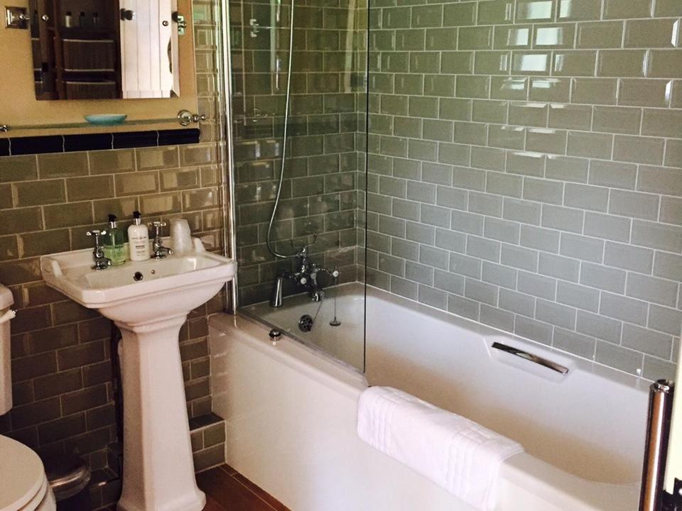 The Blackboys Inn Framfield Room photo