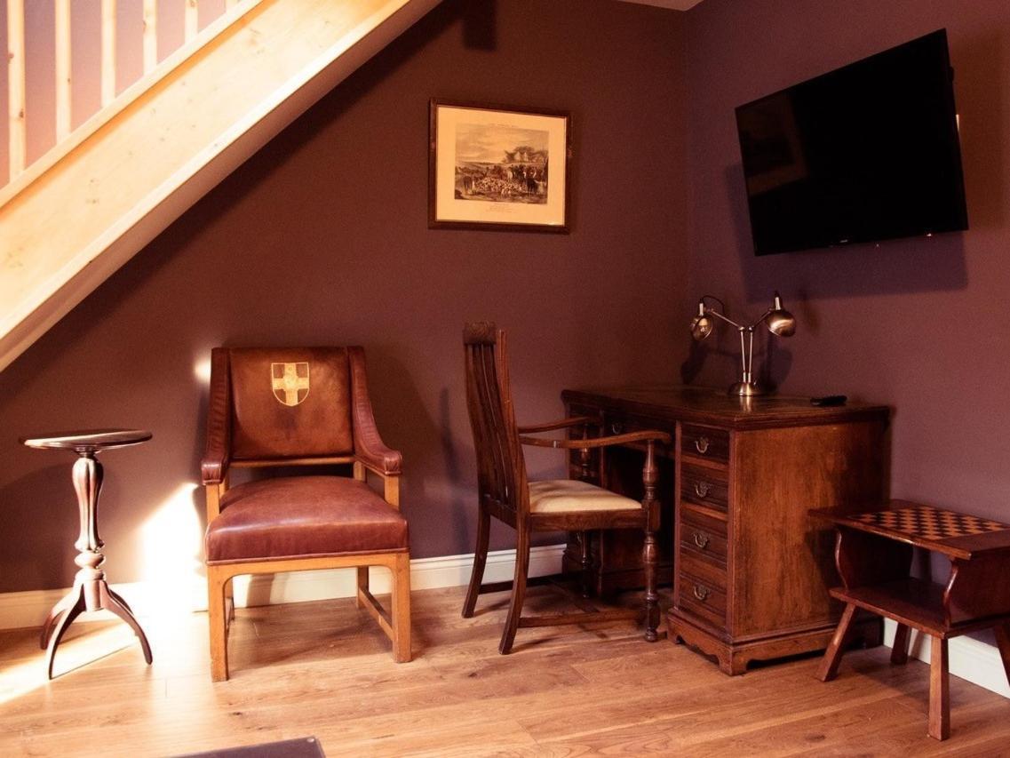 The Blackboys Inn Framfield Room photo